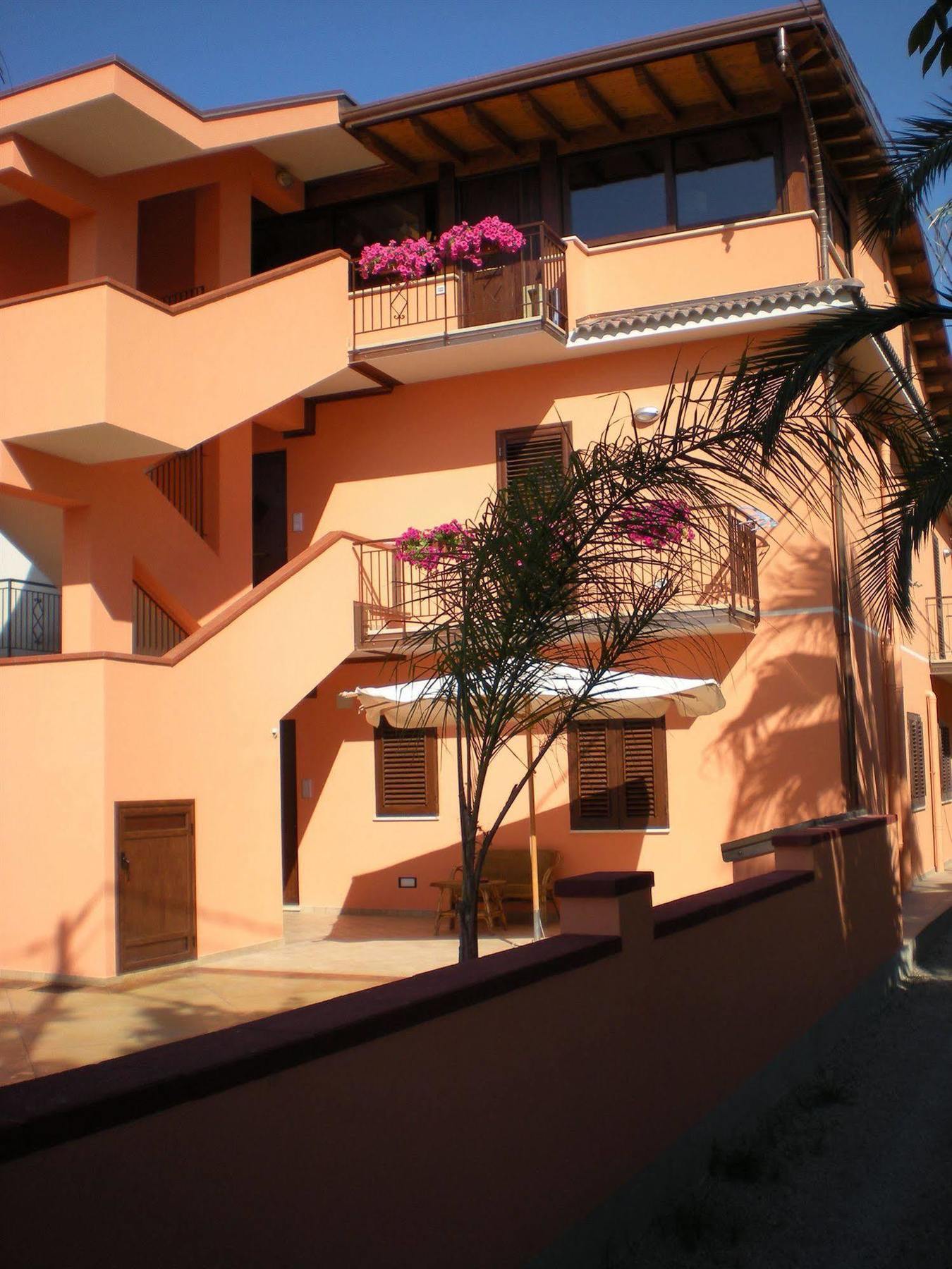 B&B Il Girasole Capo dʼOrlando エクステリア 写真